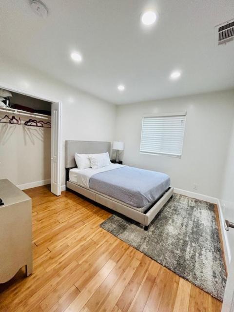 Gated Contemporary 3 Bedroom - 2 Bathroom Home In South La Plus Parking Los Ángeles Exterior foto